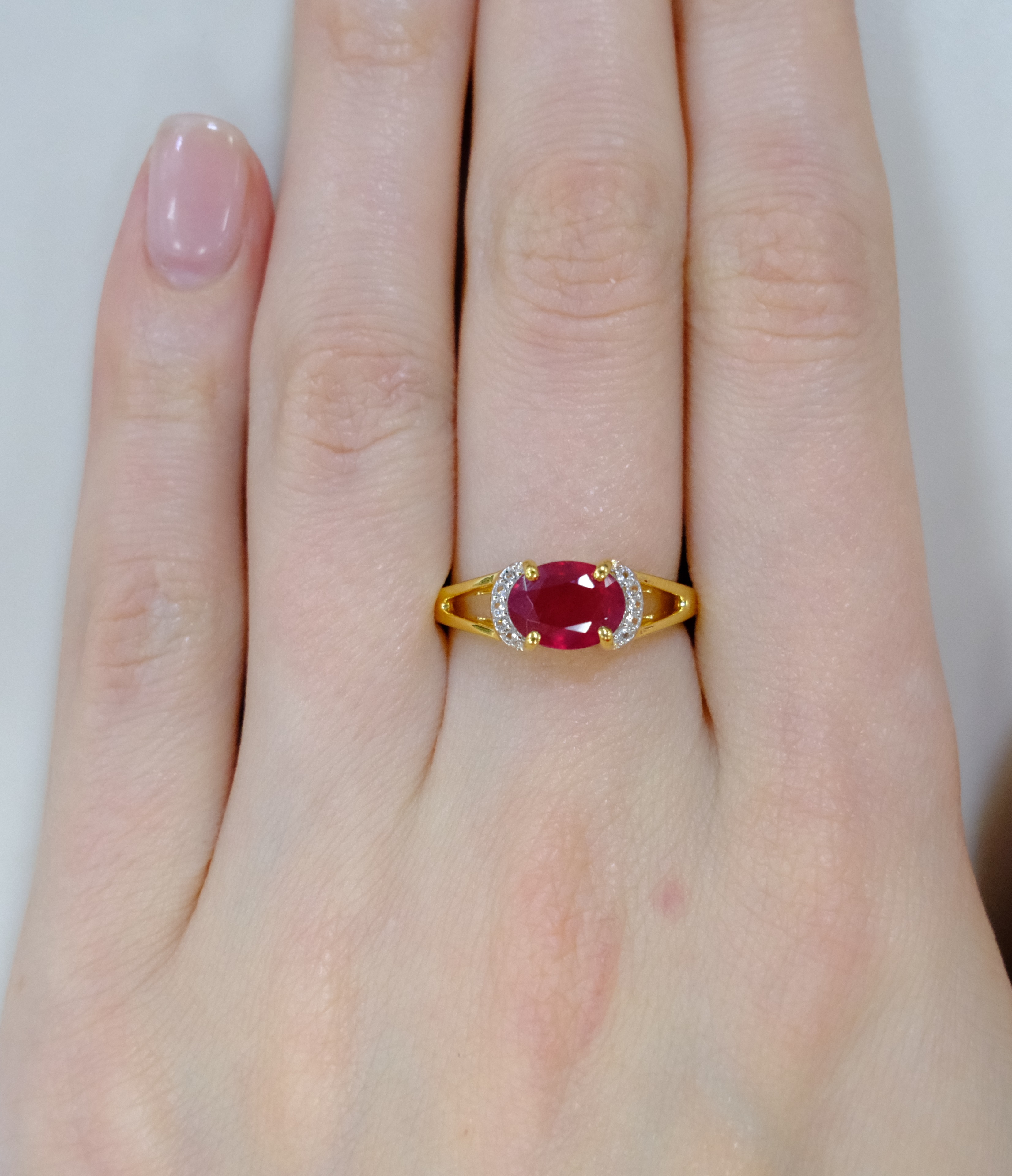 Серебряное кольцо с рубином
